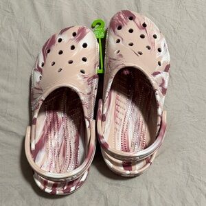 CROCS Slip-On Clogs in Pink & Maroon Swirl